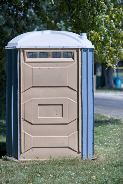 Best Portable restroom trailer rental  in Su Oswego, NY